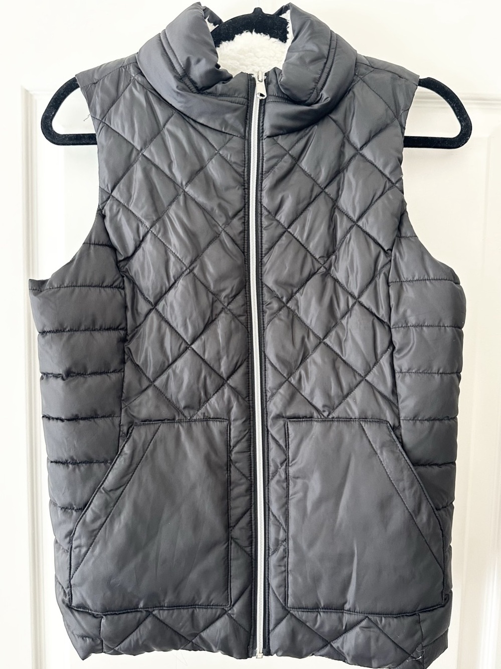 JC Penney Quilted Puffer Vest in Black Like New